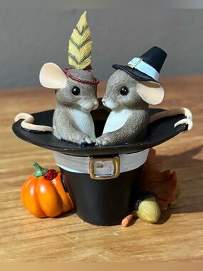 Charming Tails Thankful For Your Friendship Seasonal Harvest Figurine
